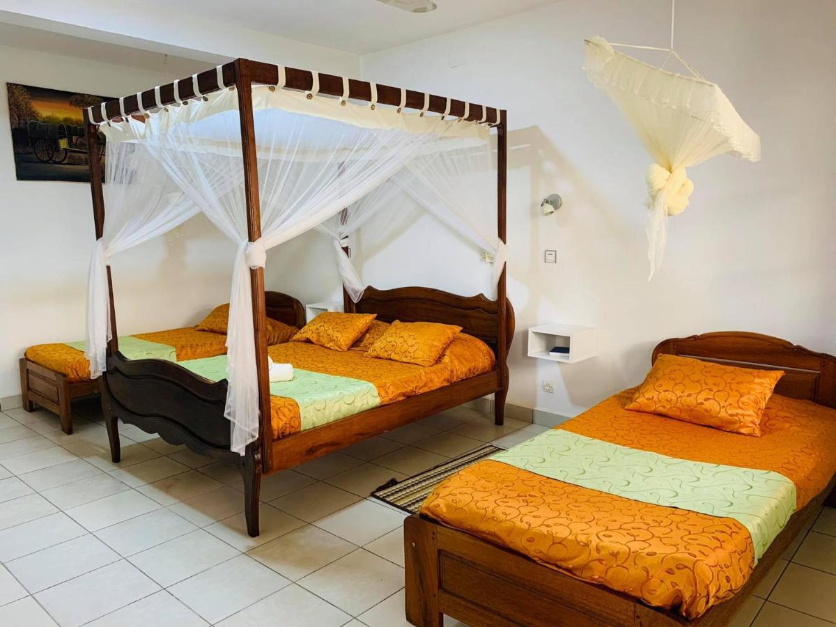 Hotel - Appartement Meuble " Les Flots Bleu " Antananarivo Esterno foto